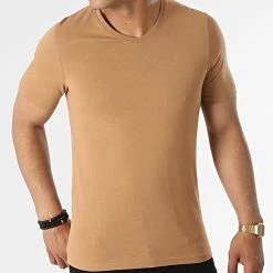 Meilleure vente 🎉 Tee 👚 Shirt Col V TV-350 Camel de Armita ⭐ -Armita Soldes 2022 armani exchange 317944 TV 350 DARK BEIGE 20220510T142420 03