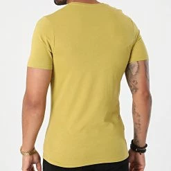 Les meilleures critiques de 👍 Tee 👕 Shirt Col V TV-350 Vert Clair de Armita 🌟 -Armita Soldes 2022 armita 265384 TV 350 OLIV 20210511T112357 04