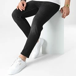 Bon marché ⭐ Jean Slim Cropped Noir de Armita 🎁 -Armita Soldes 2022 armita 305237 CROPPED BLACK 20220222T154646 03