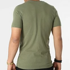 Meilleure vente 😉 Tee 👚 Shirt Col V TV-350 Vert Kaki de Armita 🌟 -Armita Soldes 2022 armita 317734 TV 350 KHAKI 20220510T142138 04