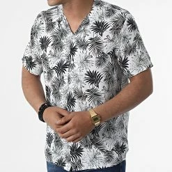 Promo 😀 Chemise A Manches Courtes CH-5197 Blanc Noir Floral de Armita 😉 6 Promo 😀 Chemise A Manches Courtes CH-5197 Blanc Noir Floral de Armita 😉 -Armita Soldes 2022 armita 319083 CH 5197 BLACK 20220516T160010 03