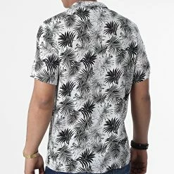 Promo 😀 Chemise A Manches Courtes CH-5197 Blanc Noir Floral de Armita 😉 7 Promo 😀 Chemise A Manches Courtes CH-5197 Blanc Noir Floral de Armita 😉 -Armita Soldes 2022 armita 319083 CH 5197 BLACK 20220516T160012 04