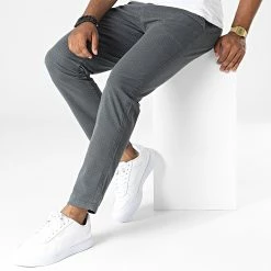 Meilleure vente ❤️ Pantalon Chino Slim PAK-442 Gris Anthracite de Armita 🎉 -Armita Soldes 2022 armita 329062 PAK 442 ANTHRACITE 20220726T154729 03